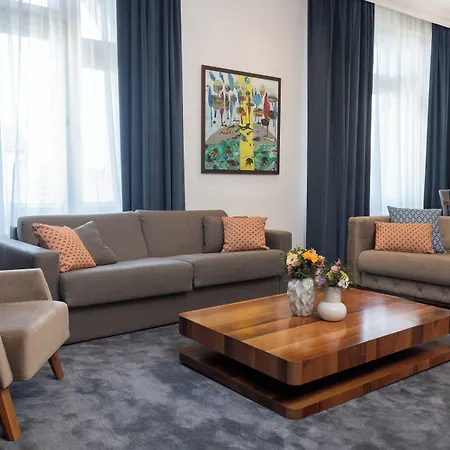 Zoya Luxury 5* בודפשט